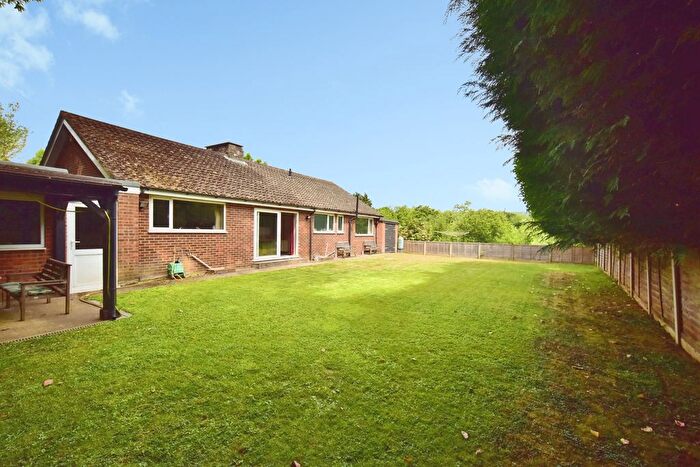 2 Bedroom Bungalow For Sale In Boarley Lane, Sandling, Maidstone, Kent, ME14