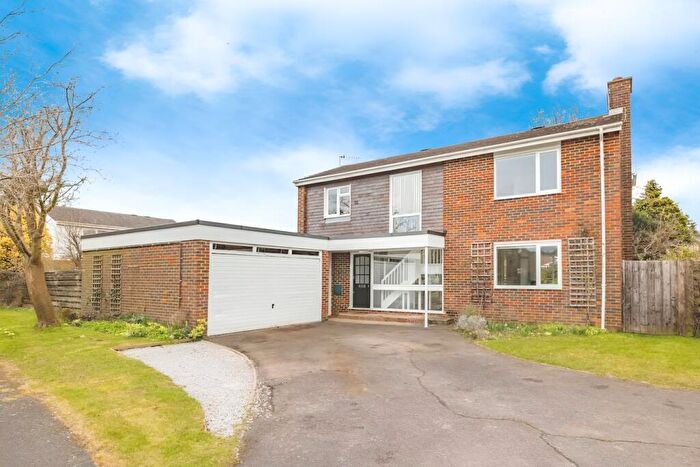 4 Bedroom Detached House For Sale In Hoe Meadow, Beaconsfield, HP9