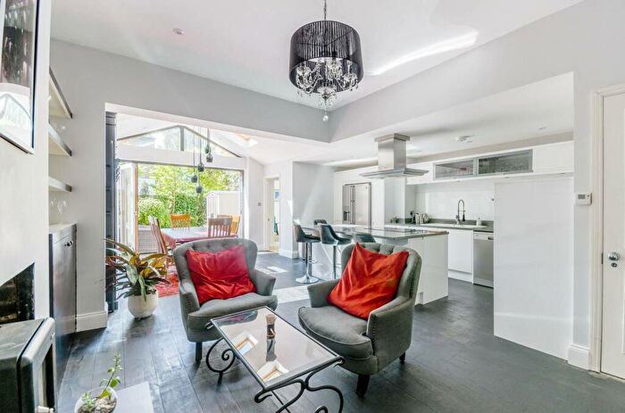 5 Bedroom Terraced House To Rent In Culverden Road, Balham, London, SW12