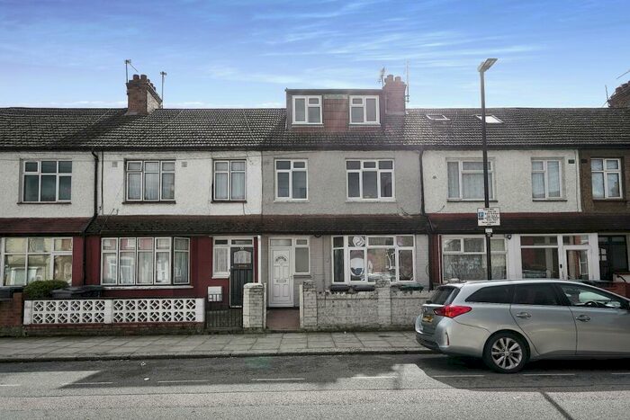 4 Bedroom Terraced House To Rent In Manor Road, Tottenham, London, N17