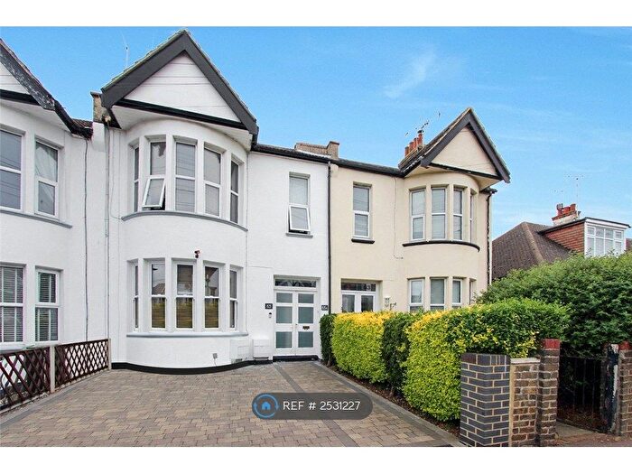 2 Bedroom Flat To Rent In Leigh On Sea, Leigh-On-Sea, SS9