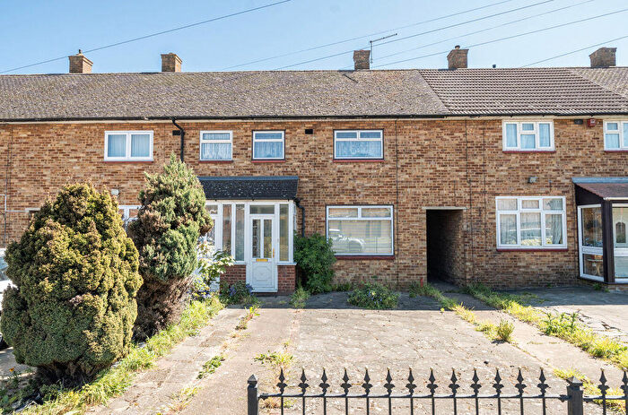 2 Bedroom Terraced House For Sale In Daiglen Drive, South Ockendon, RM15