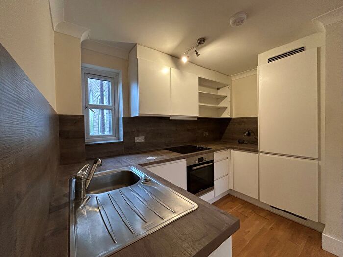 1 Bedroom Flat To Rent In - Dunstable Road, Luton, Bedfordshire, LU4