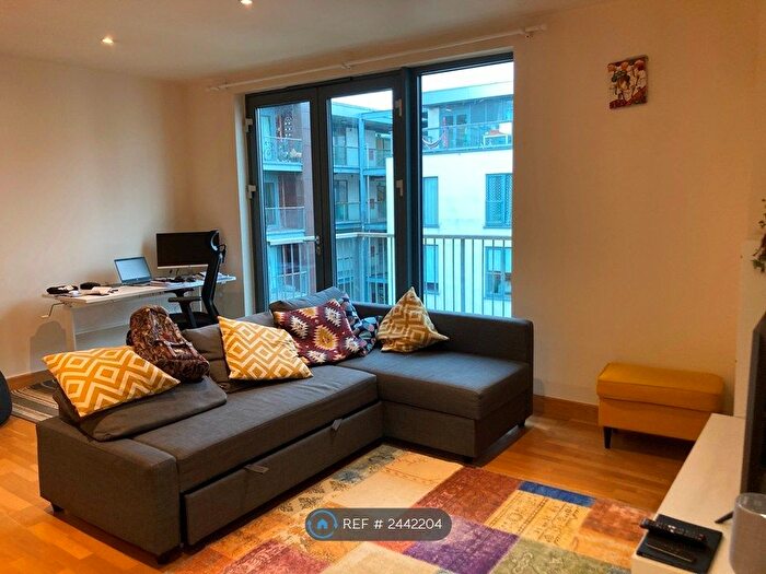 2 Bedroom Flat To Rent In Roach Road, London, E3