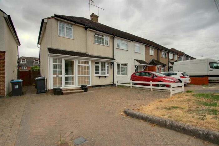 3 Bedroom End Of Terrace House To Rent In Belswains Lane, Hemel Hempstead, HP3