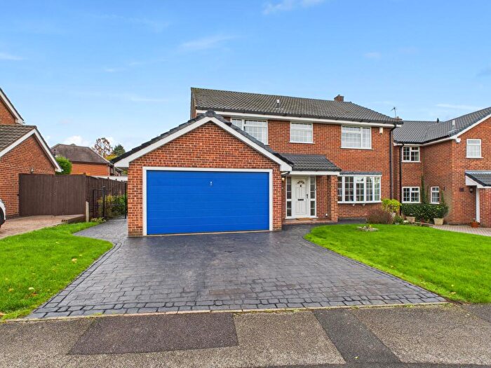 4 Bedroom Detached House For Sale In Hedingham Way, Mickleover, DE3