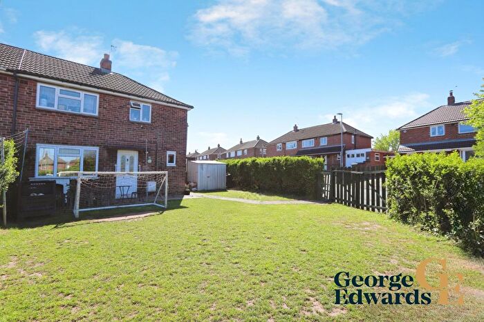 3 Bedroom Semi Detached House For Sale In Wilkes Avenue, Measham, ., DE12