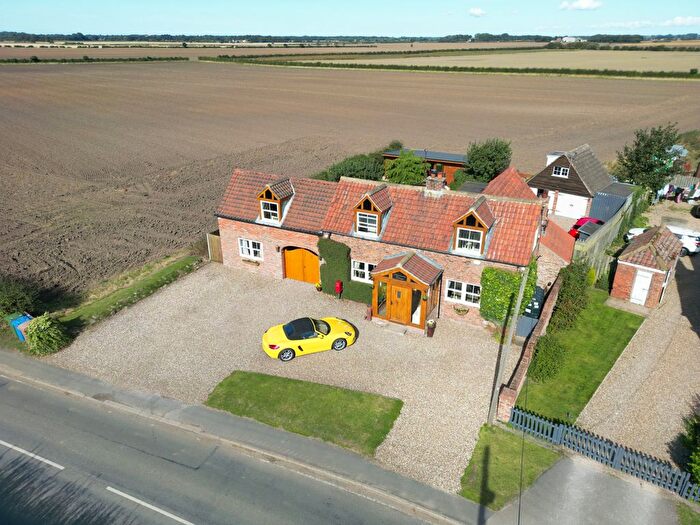 4 Bedroom Detached House For Sale In Sproatley Road, Hull, HU11