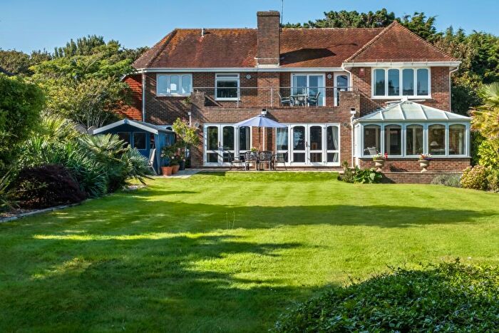 5 Bedroom Detached House For Sale In Gorse Avenue, Kingston Gorse, East Preston, BN16
