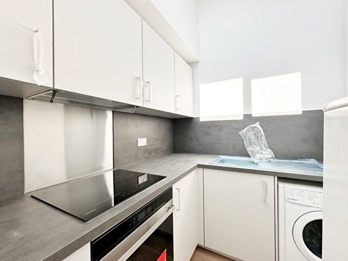 2 Bedroom Flat To Rent In Berkshire Road, Camberley, GU15