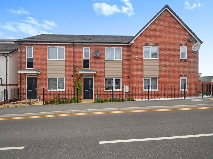 3 Bedroom Property To Rent In Baker Street, Rugby, CV21