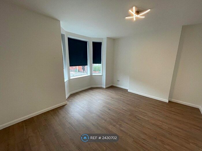 5 Bedroom Flat To Rent In Lodge Road, West Bromwich, B70