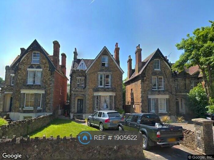 Studio To Rent In Waterden Road, Guildford, GU1