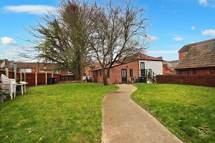 2 Bedroom Flat For Sale In Roundstone Street, Trowbridge, BA14