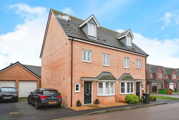 4 Bedroom Town House For Sale In The Mews, Evesham, Worcestershire, WR11