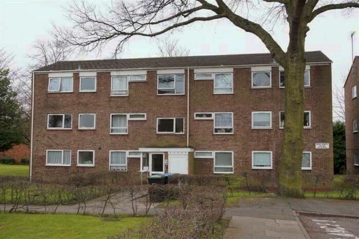 2 Bedroom Apartment To Rent In South Grove, Erdington, Birmingham, B23