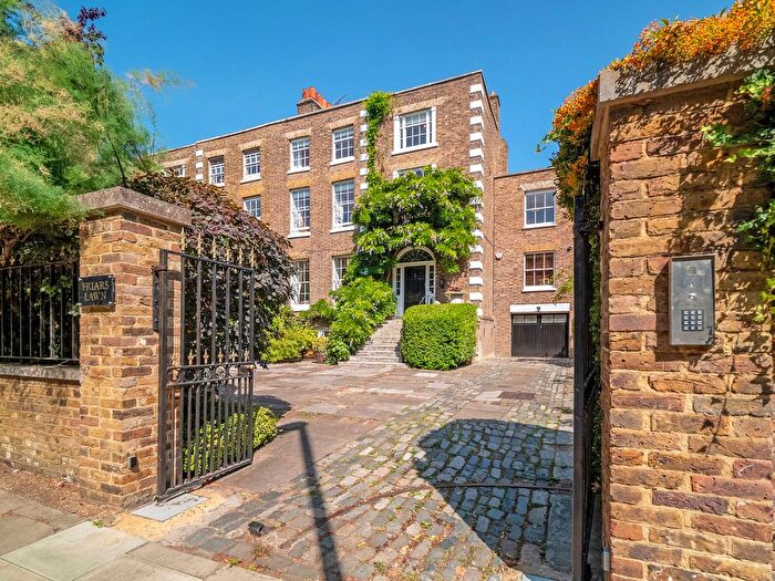 6 Bedroom Semi-Detached House For Sale In Norwood Green Road, Norwood Green, UB2