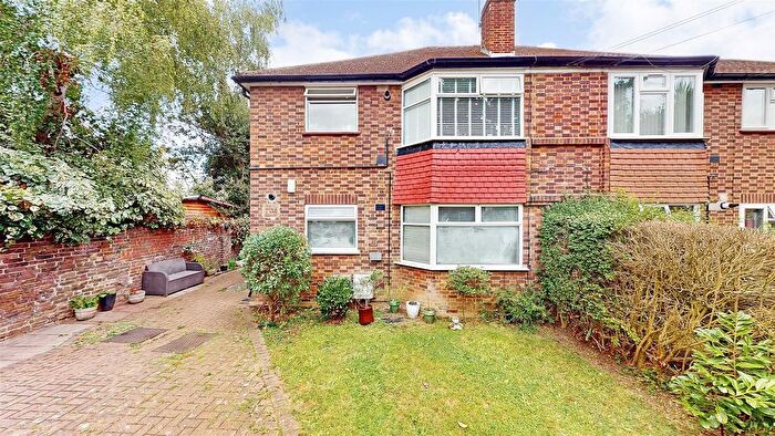 2 Bedroom Maisonette For Sale In Weston Gardens, Isleworth, TW7