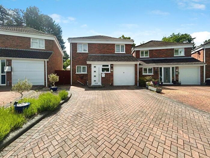 4 Bedroom Detached House For Sale In Staplehurst, Bracknell, Berkshire, RG12