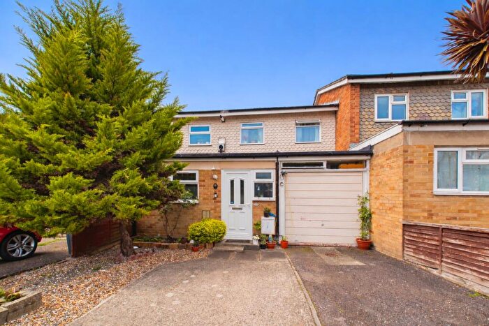 3 Bedroom Terraced House For Sale In Corbridge Road, Reading, Berkshire, RG2