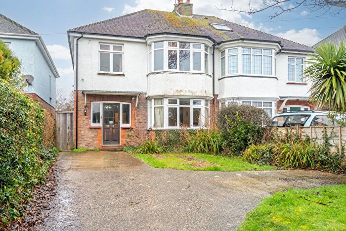 3 Bedroom Semi-Detached House For Sale In Hawthorn Road, Bognor Regis, PO21