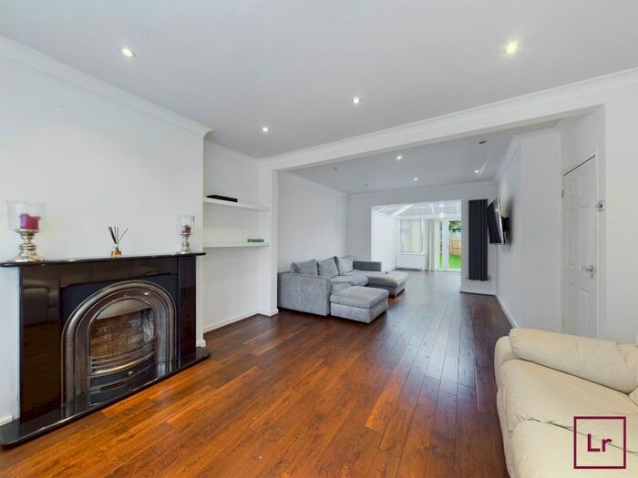 3 Bedroom Semi-Detached House To Rent In Ferncroft Avenue, Ruislip, HA4