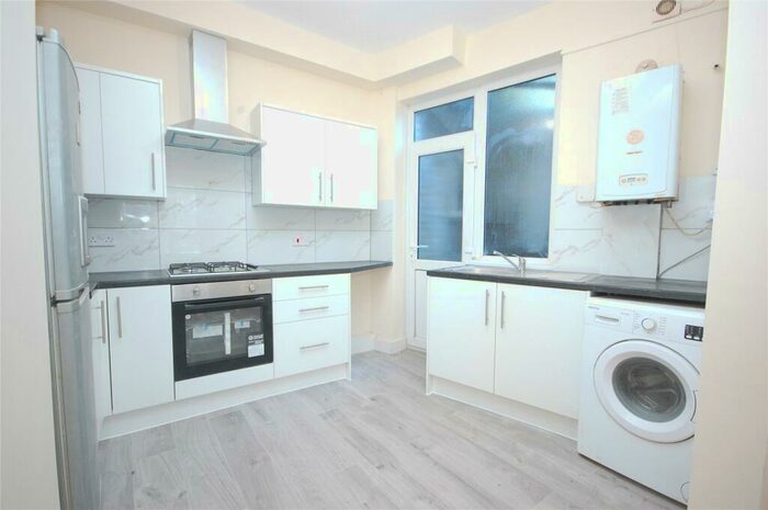 1 Bedroom Apartment To Rent In Hendon Lane, Finchley, N3