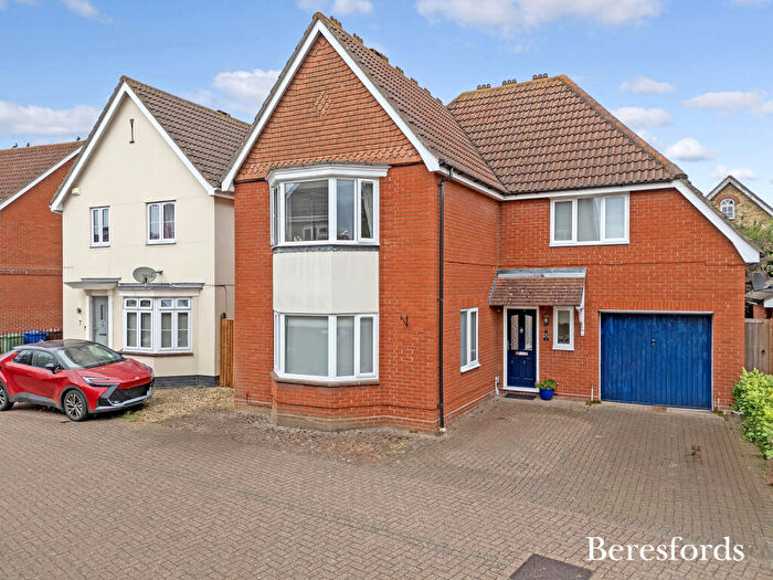 4 Bedroom Detached House For Sale In Hornbeam Chase, Brandon Groves, RM15