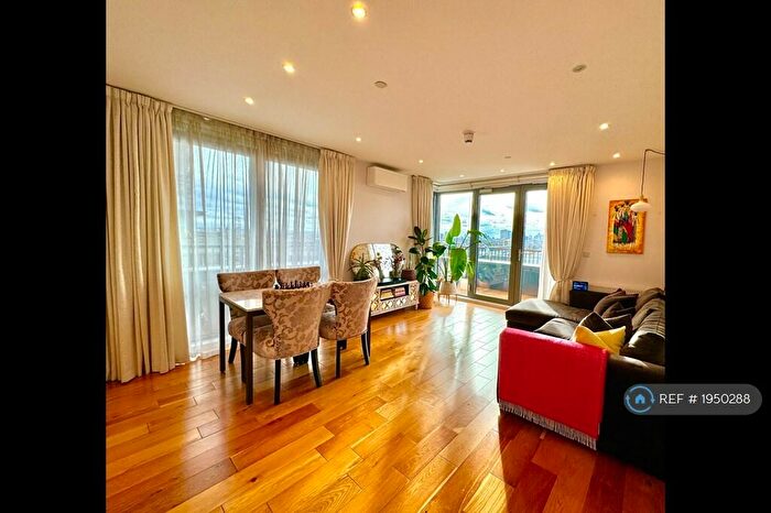 1 Bedroom Penthouse To Rent In Regalia Point, London, E2