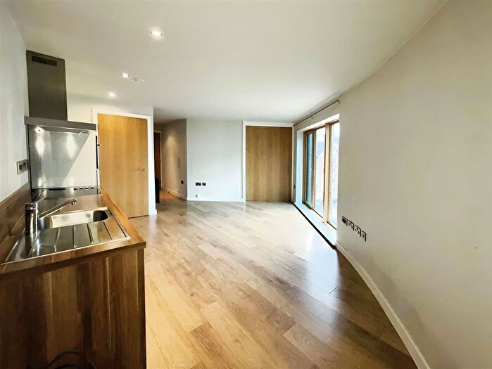 1 Bedroom Flat To Rent In Iquarter, Blonk Street, City Centre, Sheffield, S3