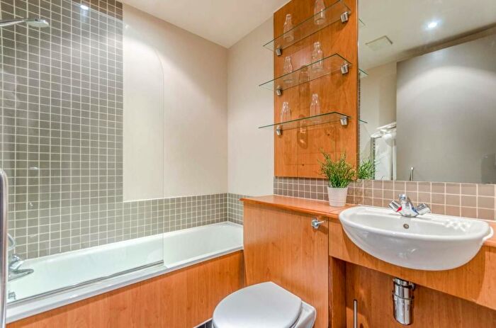 2 Bedroom Flat To Rent In City Road, London, EC1V