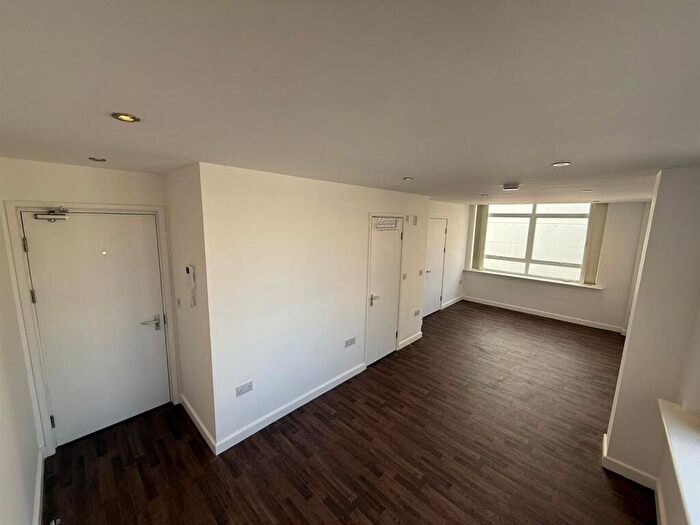 Studio To Rent In Bournemouth Studio With Parking, BH1