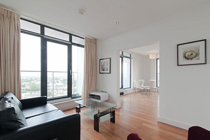 3 Bedroom Flat To Rent In Masons Avenue, Croydon, CR0