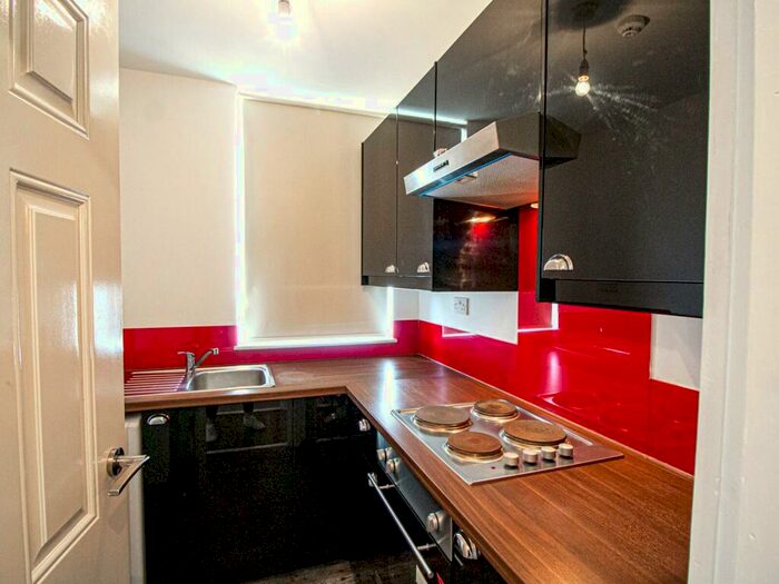 Apartment To Rent In Apt, Belle Vue Road #, LS3