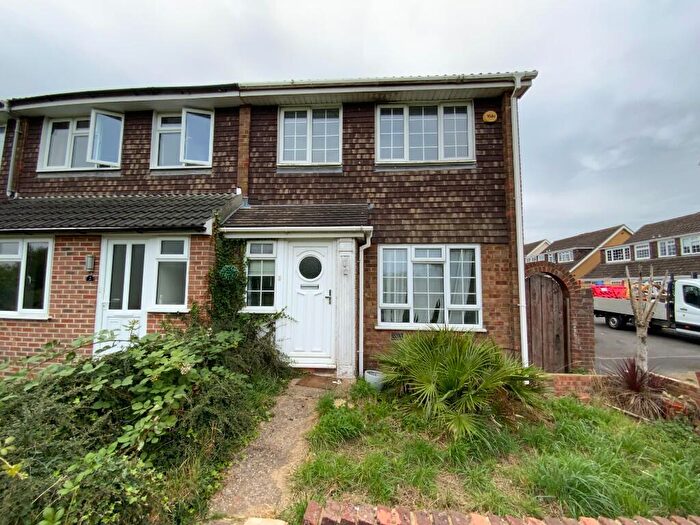 3 Bedroom End Of Terrace House To Rent In Bulmer Walk, Rainham, Havering, London, RM13