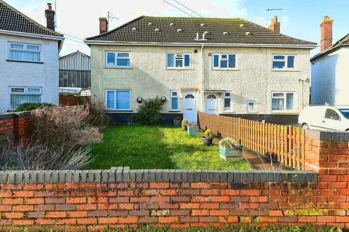 3 Bedroom Semi-Detached House For Sale In Hillen Road, King's Lynn, Norfolk, PE30