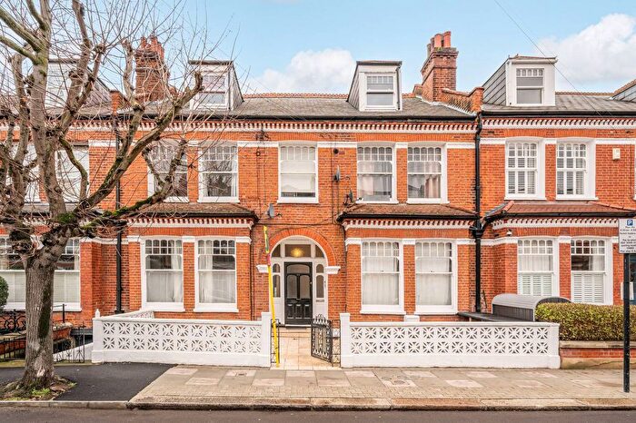 3 Bedroom Flat To Rent In Huron Road, Heaver Estate, London, SW17