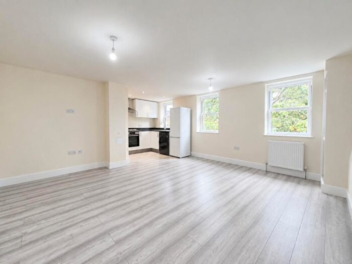 2 Bedroom Flat To Rent In Crouch Hill, London, N8