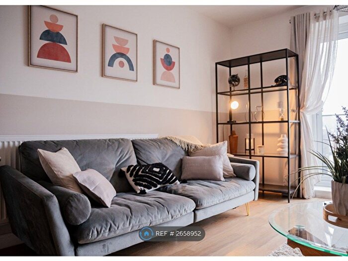 2 Bedroom Flat To Rent In Oscar Wilde Road, Reading, RG1