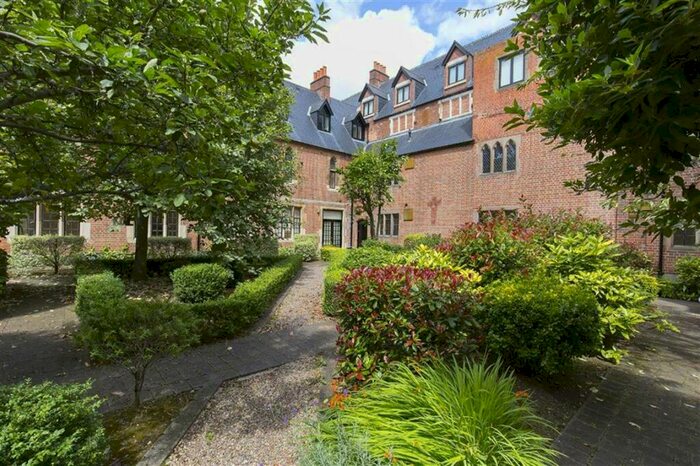 1 Bedroom Penthouse To Rent In The Convent, City Centre, NG1