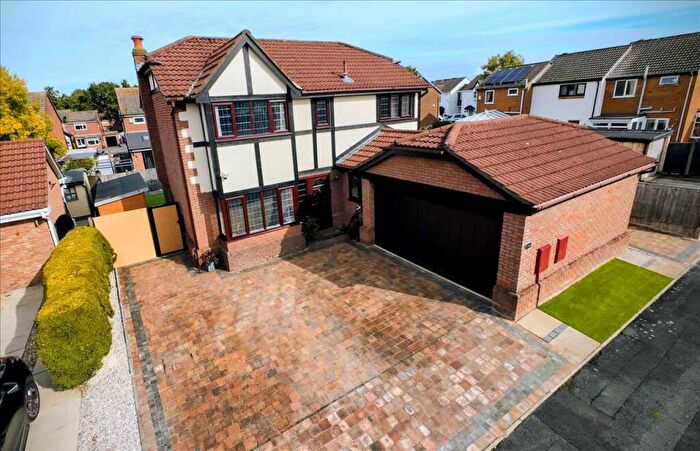 4 Bedroom Detached House For Sale In Fernleigh, Leyland, PR26
