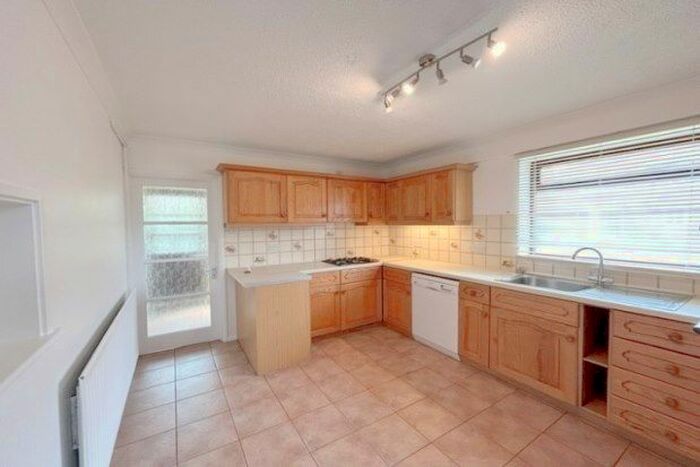 4 Bedroom Semi-Detached House To Rent In Old Forge Way, Cambridge, CB22