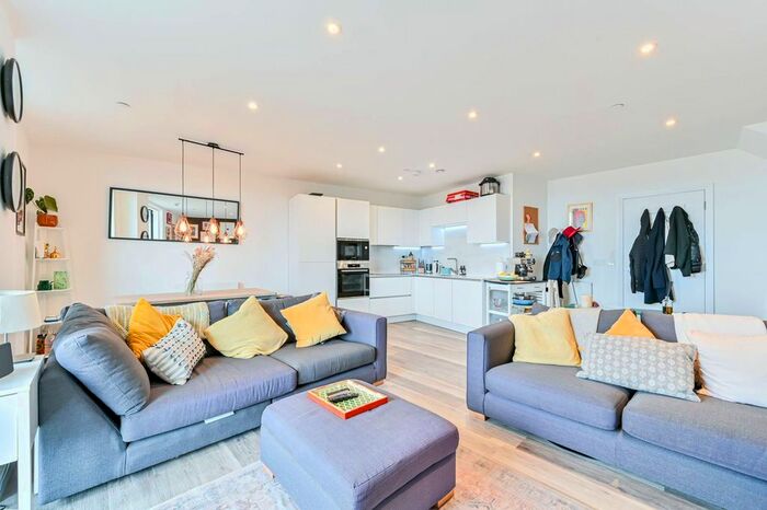 2 Bedroom Flat To Rent In Emperor Apartments, Camberwell, London, SE5