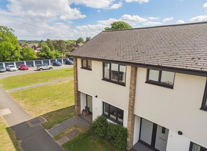3 Bedroom End Of Terrace House For Sale In Essex Close, Bordon, Hampshire, GU35