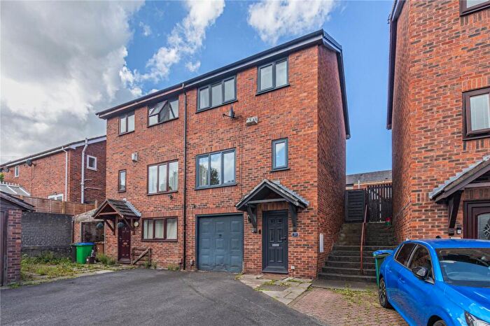 3 Bedroom Semi-Detached House For Sale In Millers Brook Close, Heywood, Greater Manchester, OL10
