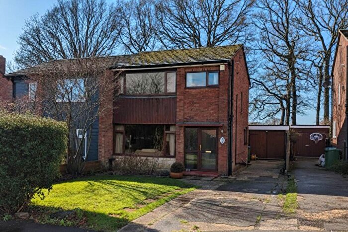 3 Bedroom Semi-Detached House For Sale In Abbeyfield Drive, Fareham, PO15