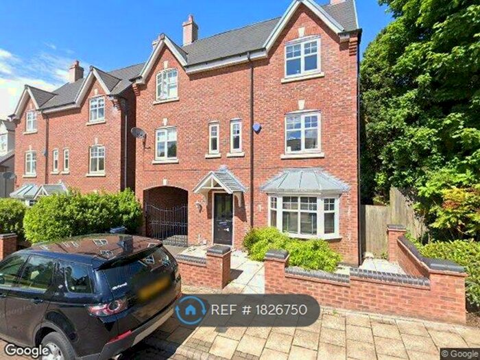 4 Bedroom Detached House To Rent In Cardinal Close, Birmingham, B17
