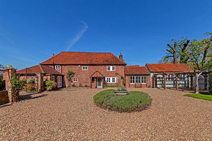 4 Bedroom House To Rent In Nell Gwynn Cottage, London Colney, St. Albans, AL2