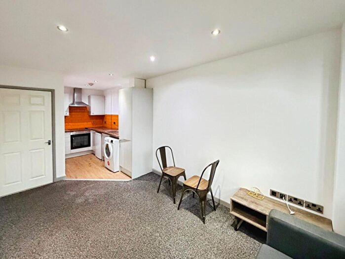 1 Bedroom Apartment To Rent In Blackwall, Halifax, West Yorkshire, HX1