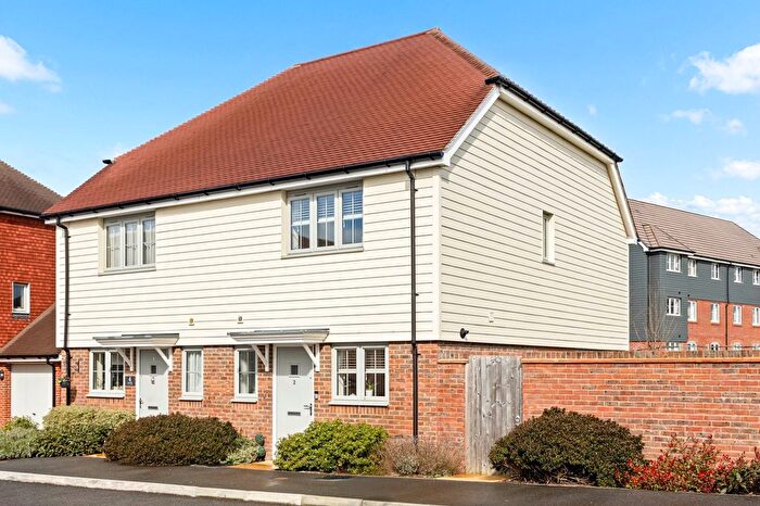 2 Bedroom Semi-Detached House For Sale In Garman Way, Billingshurst, RH14